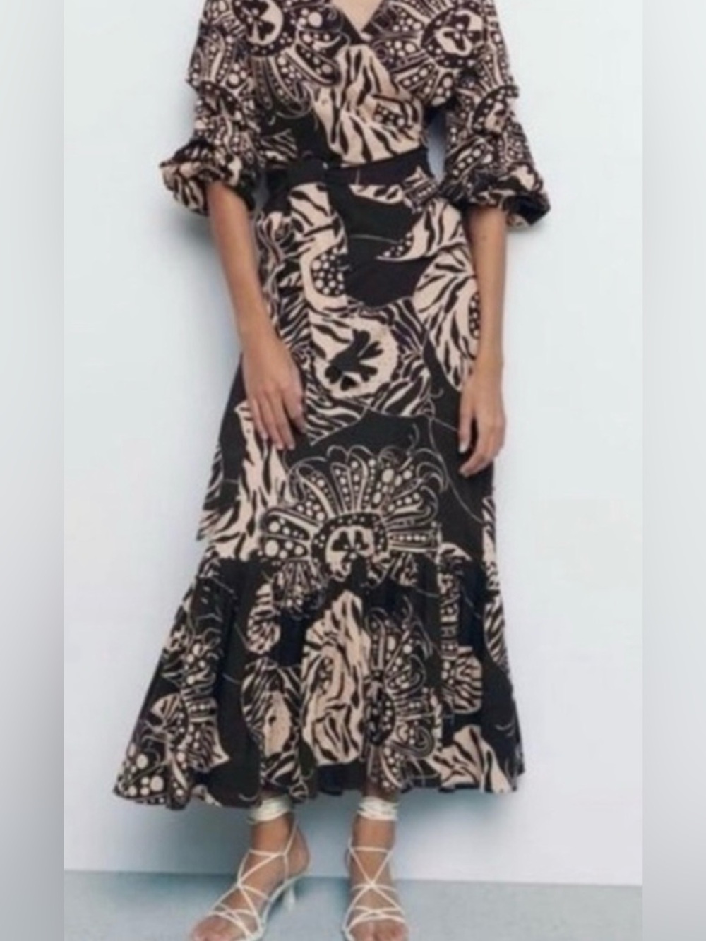 Zara - Woman Brown and Cream
Trumpet Maxi/Medi Skirt
